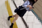 【エロ動画 素人】 学校帰りにコンビニに立ち寄った黒髪美少女JKのホワイトサテンパンティを盗撮
