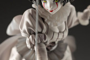 【悲報】映画「IT」のペニーワイズさん、女体化されえちえちフィギュアになってしまう