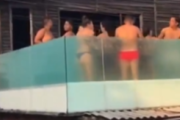 【動画】デブ、プールを破壊し死亡ｗｗｗｗ
