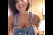 超爆乳の白人美女が素肌にオーバーオールだから時々見えるｗｗｗ