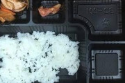 【悲報】韓国軍の弁当、ガチで酷すぎて大炎上中www