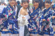 【画像】JKさん、文化祭でお乳丸出しの衣装を着てしまうwwww