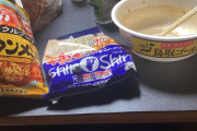 【画像】インスタントラーメン毎日7個くらい食ってるけどこのままいけばワイどうなるんや