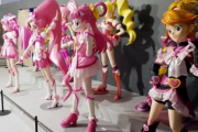 【悲報】プリキュア好きの夫婦、展覧会でキモがられてお気持ち表明