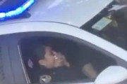 【エロ動画 素人】 パトロール中に手マンでイカされる女性警察官、激写されてしまうｗｗ