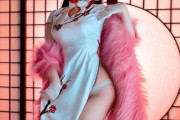 巨乳の谷間くっきり＋スリットから覗く美脚がエロい、露出チャイナドレス コスプレイヤー画像 Vol.3