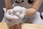 【個人撮影】ナースコスのお姉さんが白手袋でディルドを手コキする様子を撮った素人フェチ投稿映像