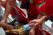 【動画】日本の国技だった『ゴミ拾い』モロッコのサポーターがマネしだして終わる