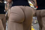 挑発してるとしか思えないｗ街中でピタパンのエロ尻晒して歩く素人女さんｗｗｗｗｗ
