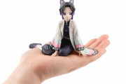 【画像】鬼滅の刃の胡蝶しのぶちゃん、手のひらサイズの可愛いフィギュアになる