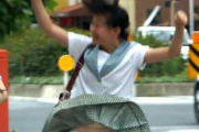 【画像】女子高生さん、派手にパンチラしてしまうｗｗｗｗ