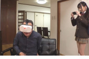 ★【画像】VRのAVに夢中でシコってたオジサン、娘に見つかって録画されてしまうｗｗｗ
