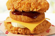 【画像】ケンタッキー、チキンとチキンでポテトを挟んだ最強のハンバーガーを発売ｗｗｗｗ