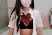 【美少女ライブチャット】【制服】制服姿が可愛い素人スレンダーお姉さんが電マに感じ過ぎてのけ反りながら本気アクメするオナニー配信♡