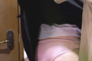 Pcolle PPV 着替えに遭遇　スカートを隠されてパンツが見えちゃう！