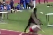【動画】陸上選手さん、追い越し時に他の選手を殴ってしまうｗｗｗｗｗｗ