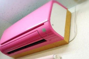 【画像】エアコンをピンク色に塗ってみたｗｗｗｗｗｗ