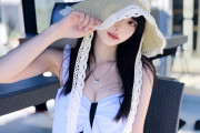 【画像】新人女性声優、水着姿を披露