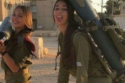 【画像あり】イスラエル女性兵士「あーしに続け！全軍突撃だし～(ﾑﾁｯ♥ﾌﾟﾙﾝｯ♥ﾑﾜｧ♥)」ｗｗｗｗ
