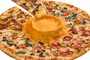 【朗報】ドミノピザさん、バカみてぇなピザを開発してしまう