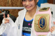 【悲報】女子格闘技選手、対戦相手のファンから「貧乳」「お前は美女じゃない」と誹謗中傷されてしまう