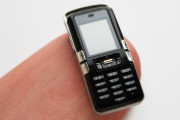 【衝撃画像】世界最小のスマホ開発される
