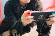【画像】女の子、ゲームするときほぼハダカｗｗｗｗ