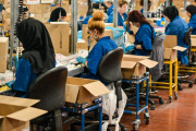 【画像】ラブラドール工場の製造過程が流出www