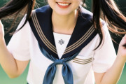 【画像】制服女子の人間ピラミッドシャンパンタワーがエロすぎるｗｗｗ