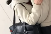 【動画】女子高校生カップル、駅でお別れのキスをしてしまうw