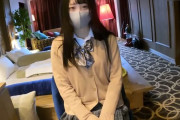 【美少女ハメ撮り】制服姿がたまらなく愛おしい現役学生の素人美少女ちゃんを高級スイートルームに呼び出して大人のデカチンフェラさせちゃう♡生まれて初めてのごっくんにも挑戦♪