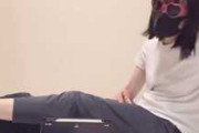 【個人撮影】彼氏に電気あんまされて耐える彼女がエロ可愛い！素人カップルおふざけ投稿映像
