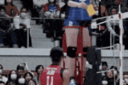 【悲報】女子バレー選手さん、審判にレッドカードを出してしまう