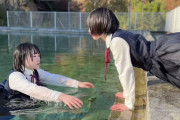 【動画】えちえちJKさん、プールで隠れてベロチューしてしまうｗｗｗ