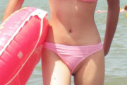 ピンクビキニの浮き輪素人画像探してた奴