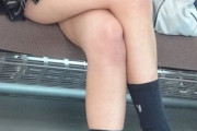 【画像】JKの生脚ふともも画像をひたすら貼り続けるスレｗｗｗｗｗｗｗｗｗ