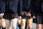 【画像】女子高生「足ぶっといけどミニスカで太ももさらけ出しまーす笑」