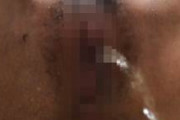 【個人撮影】迫力がヤバい。おしっこしてる様子を下からのアングルで撮った素人女さんの投稿映像です。