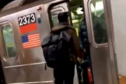 【動画】白人が電車の発車間際に黒人にツバを吐きつけた結果ｗｗｗｗ