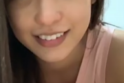 【画像】岡副麻希アナ、インスタライブ胸元緩すぎて乳首丸見えｗｗｗ