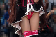 【画像】露出狂コスプレイヤーさん、マン肉はみ出そうな変態衣装を着てしまうwwwwww