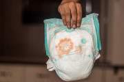 【画像】可愛いおむつ買ったから履くwwwwwww