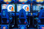 【悲報】音ゲーマーカップルさん、ゲーセンでセックスwwwww