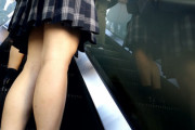 【画像】jkの脚まんこ撮ったよ