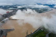 【中国】長江の増水、第2波が三峡ダムに到達 ヤバい状況に…