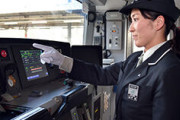 【画像】都電に陰好みの女性運転士ｗｗｗｗ　　　　