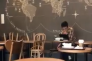 【閲覧注意】スタバでAVを見る千牛が現れる・・・・・・(動画あり)