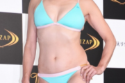 【ライザップ】石田えり、ダイエット成功で23年ぶりの水着姿