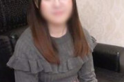 【エロ動画 素人】 清楚系黒髪ロングヘアの女の子(24)がデカチンで激しいピストンでハメ撮り
