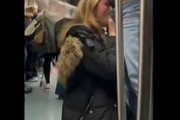 【迷惑エロ動画】女性専用車両に男を連れ込んでフェラチオする女が現るｗｗｗｗｗｗｗｗｗｗｗ